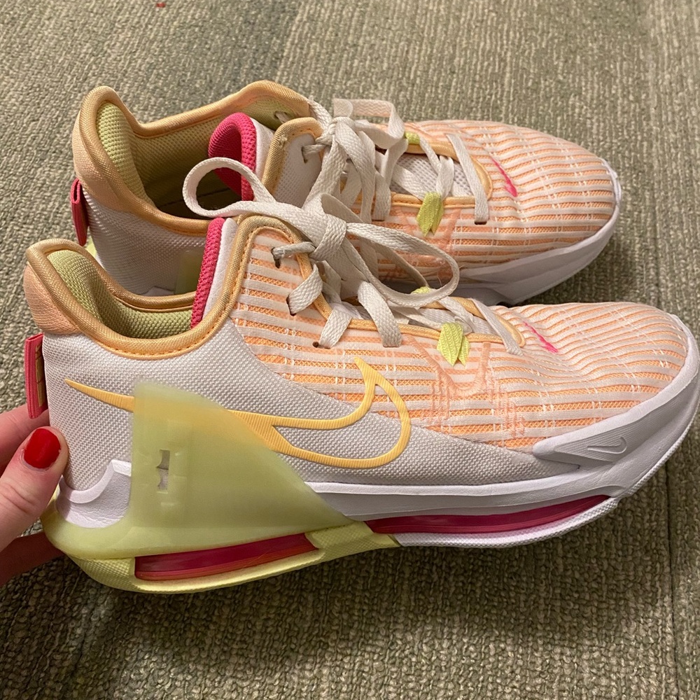 lebron witness 6